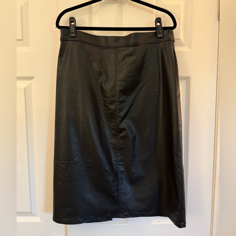 NWT Lilly Pulitzer *RARE* Fairview Stretch Coated Mini Skirt Noir - Picture 6 of 9